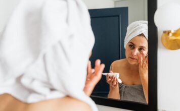 Pielęgnacja twarzy po makijażu - dlaczego warto stawiać na ceramidy